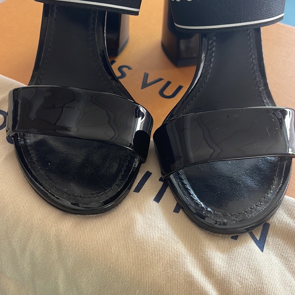 ❤️❤️SOLD❤️❤️Louis Vuitton Heels - Picture 5 of 9